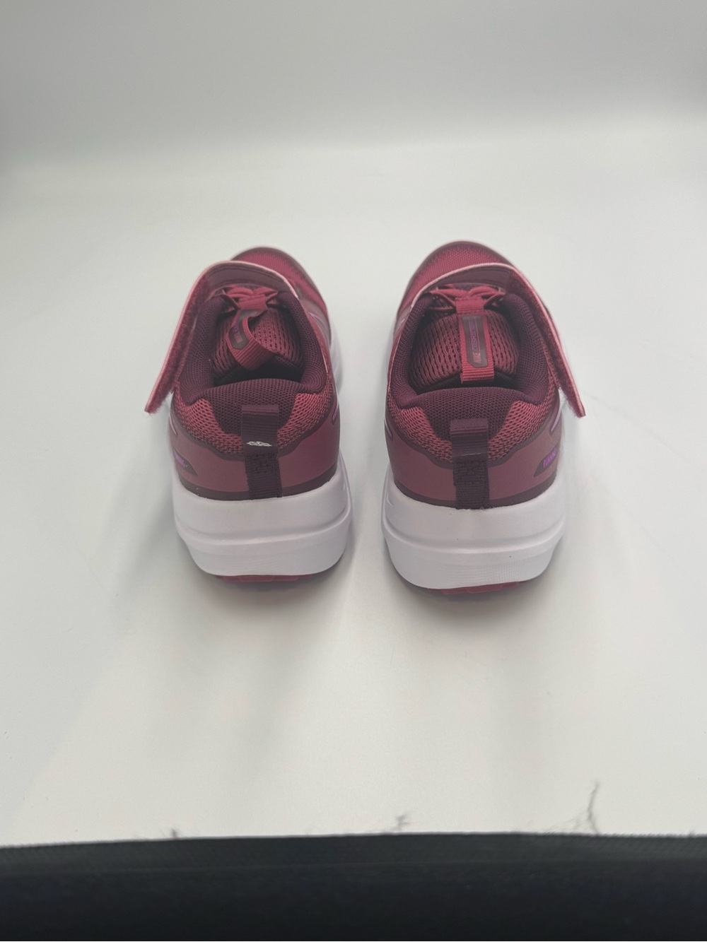 Nike Cosmic Runner Kids 1.5Y Sweet Beet Bordeaux Purple Running Shoes New - Picture 5 of 14